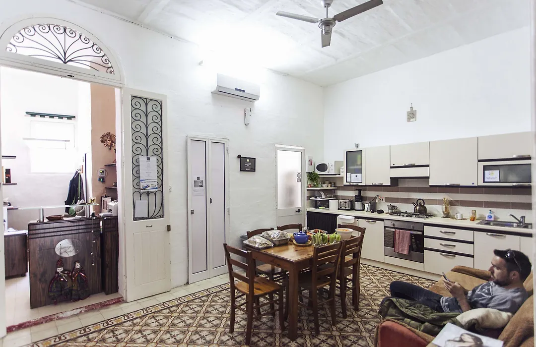Granny'S Inn Hostel-1
