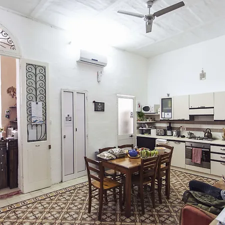 Granny'S Inn Hostel-3