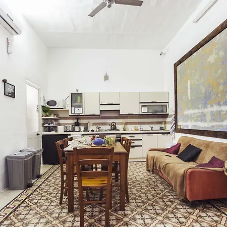 Granny'S Inn Hostel-2